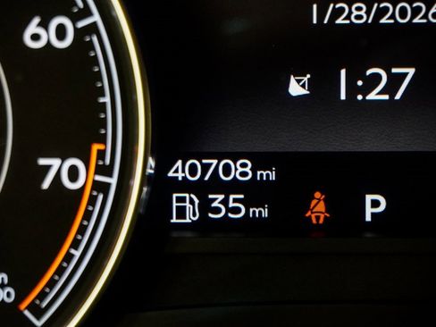 Used 2020 Bentley Bentayga V8 image 36