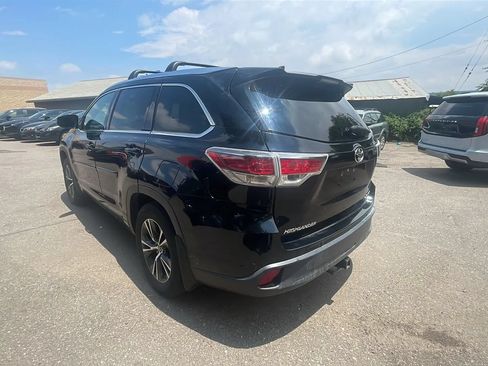 Used 2016 Toyota Highlander XLE AWD/4WD image 4
