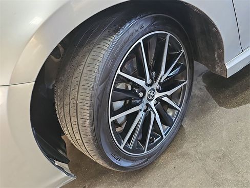 Used 2021 Toyota Camry SE image 30