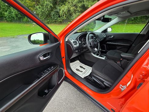 Used 2021 Jeep Compass Sport AWD/4WD image 10
