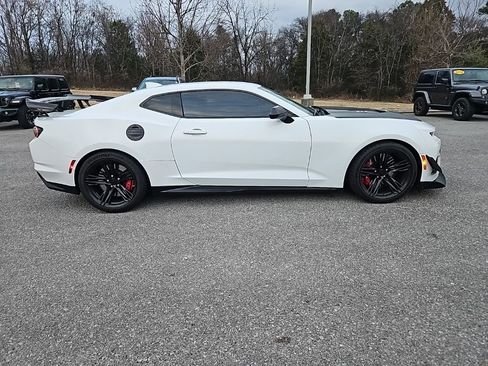 Used 2019 Chevrolet Camaro ZL1 image 8