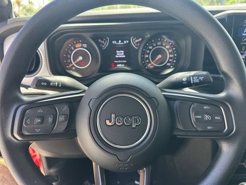 Used 2026 Jeep Wrangler Sport AWD/4WD image 16