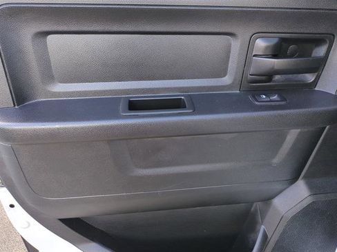 Used 2018 RAM 2500 Tradesman w/ Chrome Appearance Group image 33