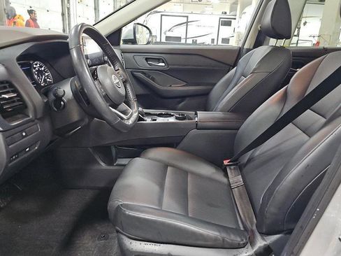 Used 2023 Nissan Rogue SV w/ SV Premium Package image 15