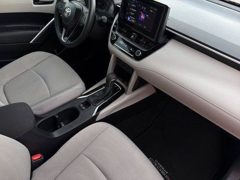 Certified 2025 Toyota Corolla Cross LE FWD image 16