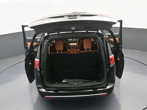 New 2026 Chrysler Pacifica Pinnacle image 68