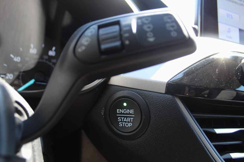 Used 2021 Ford Escape SE w/ SE Sport Appearance Package AWD/4WD image 19