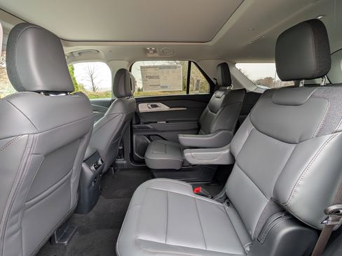 New 2026 Ford Explorer Active w/ Active Comfort Package image 33