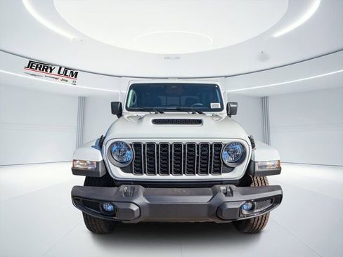 New 2026 Jeep Gladiator Sport image 7
