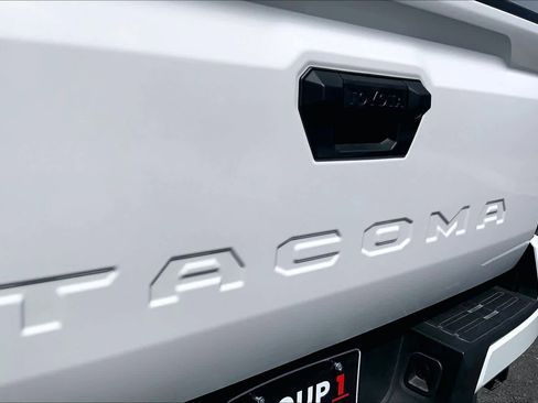 Used 2026 Toyota Tacoma SR5 image 28