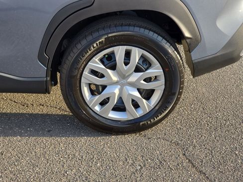 Used 2026 Toyota Corolla Cross L image 37