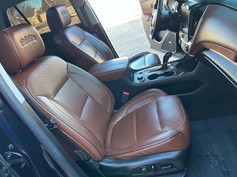 Used 2018 Chevrolet Traverse High Country AWD/4WD image 20