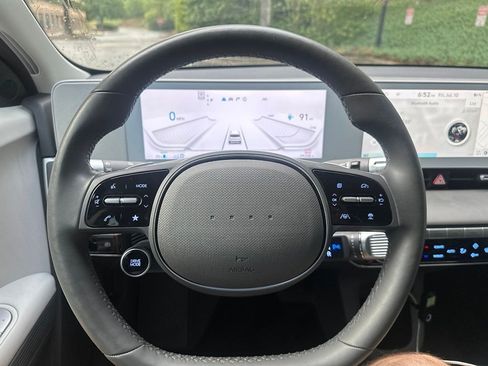 Used 2024 Hyundai Ioniq 5 SEL RWD image 2