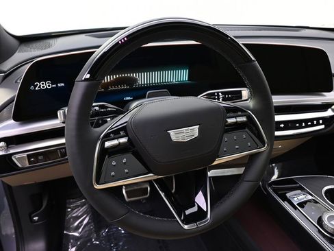 New 2025 Cadillac Lyriq Luxury w/ Nappa Leather Package AWD/4WD image 12