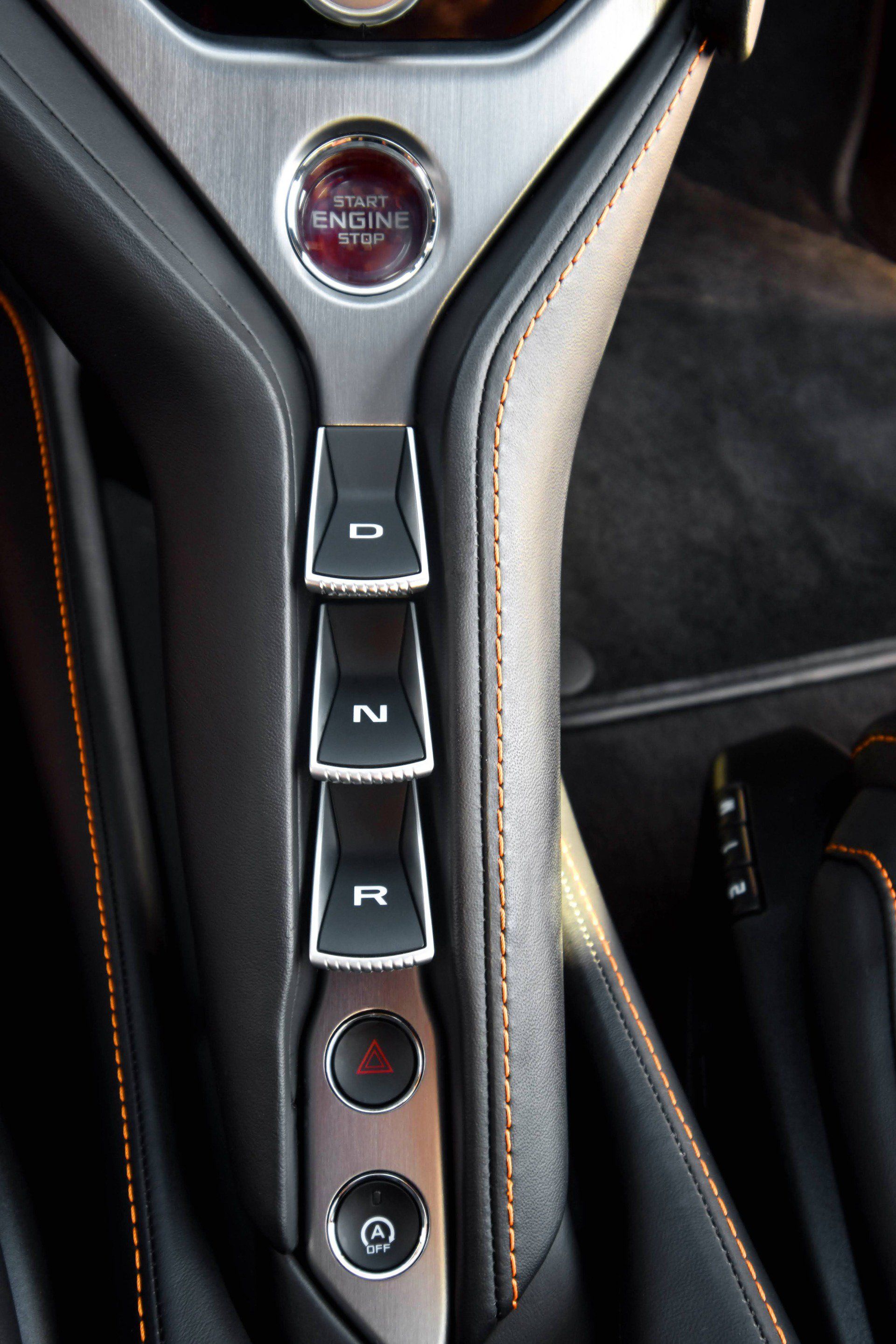 Used 2024 McLaren 750S Spider RWD image 22