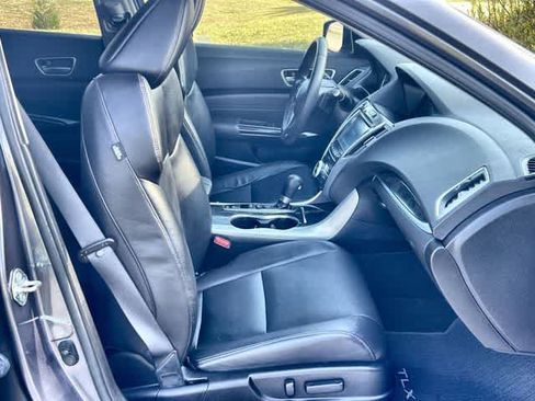 Used 2018 Acura TLX w/ Technology Package FWD image 12