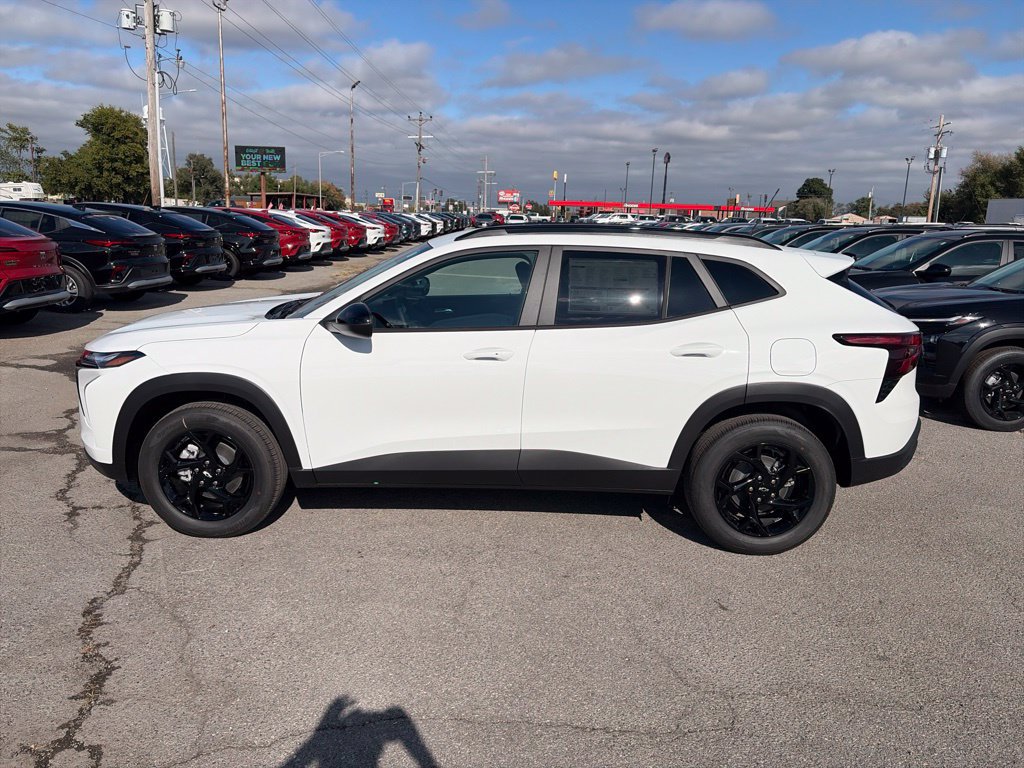 New 2026 Chevrolet Trax LT w/ Driver Confidence Package FWD image 3