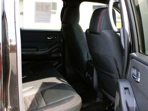 Used 2023 Nissan Frontier PRO-4X w/ Pro Convenience Package AWD/4WD image 15