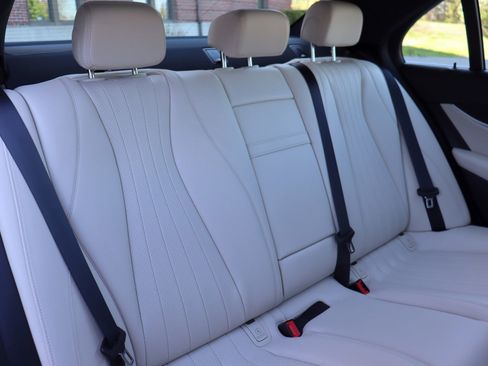Used 2019 Mercedes-Benz E 300 4MATIC w/ Premium 1 Package image 16