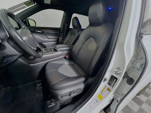 Used 2022 Toyota Highlander XSE image 15