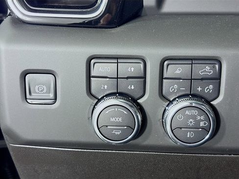 New 2025 GMC Sierra 3500 Denali w/ Denali Reserve Package image 10