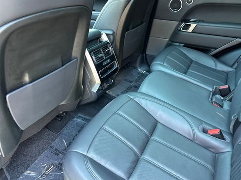 Used 2019 Land Rover Range Rover Sport HSE AWD/4WD image 28