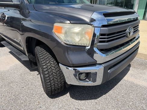 Used 2015 Toyota Tundra SR5 w/ SR5 Upgrade Package RWD image 18