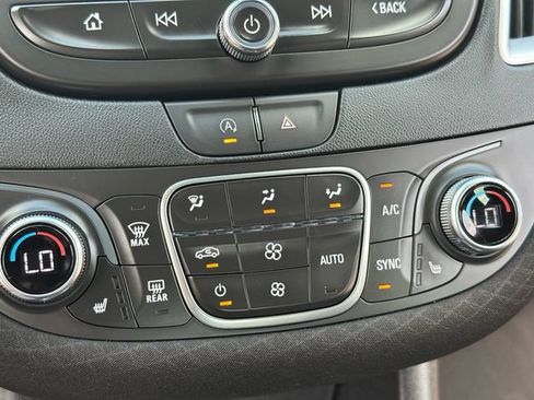 Used 2024 Chevrolet Malibu LT FWD image 18