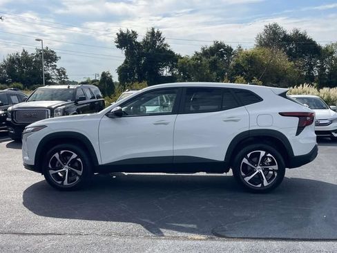 Used 2025 Chevrolet Trax RS w/ Driver Confidence Package FWD image 4