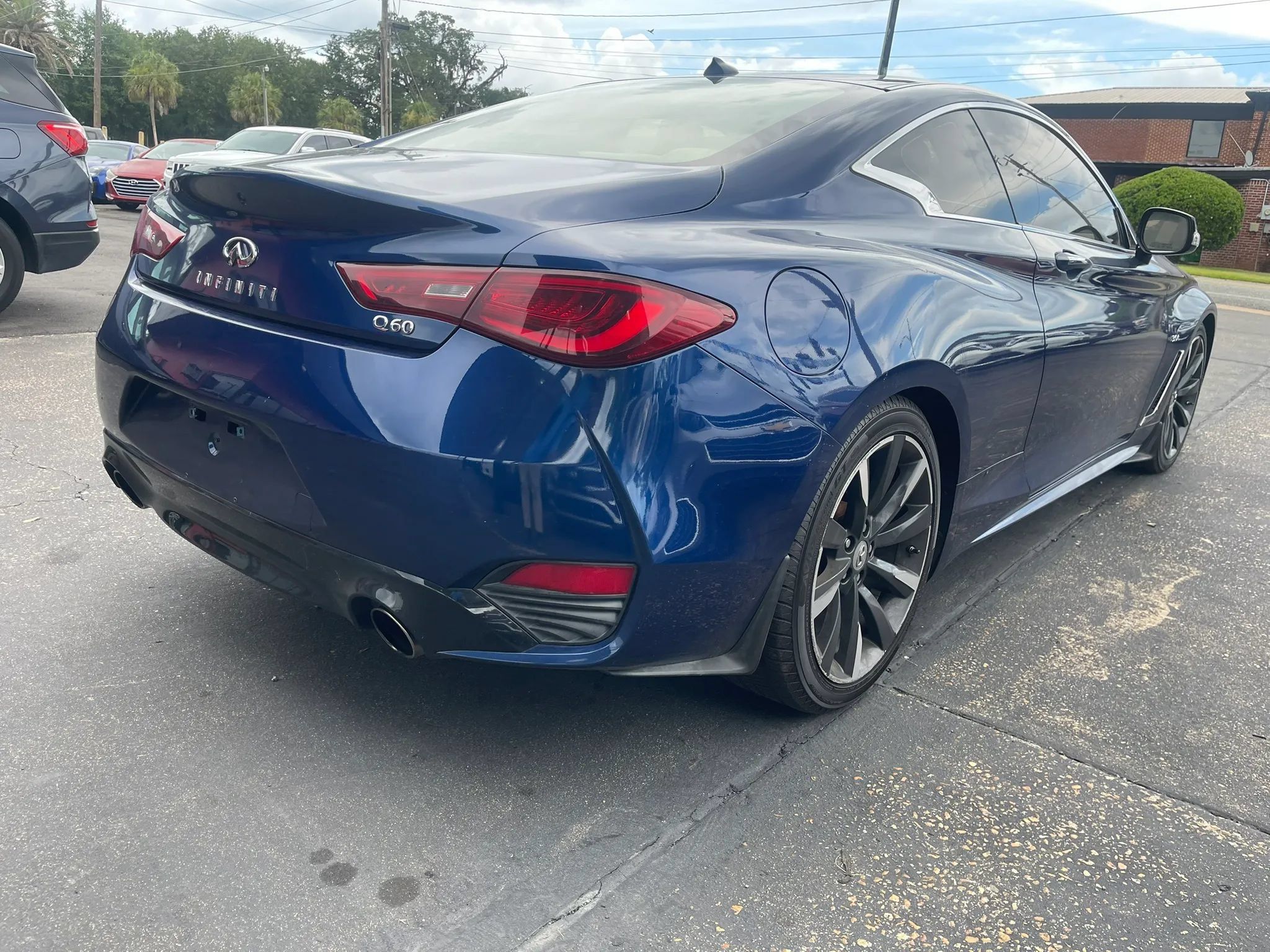 Used 2017 INFINITI Q60 3.0t w/ Premium Plus Package 3.0T RWD image 4