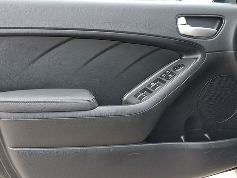 Used 2018 Kia Forte LX w/ LX Rear Camera Package FWD image 13
