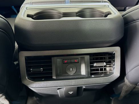 Used 2026 Ford F450 Platinum w/ FX4 Off-Road Package image 36