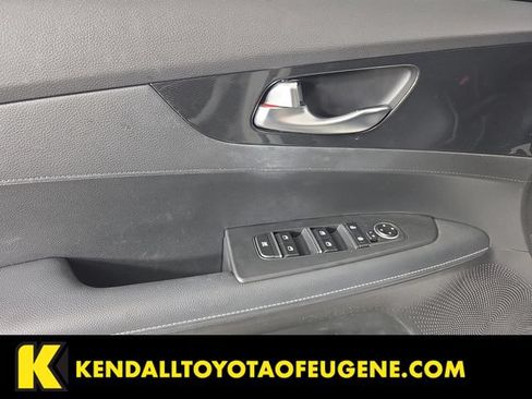 Used 2023 Kia Forte GT-Line FWD image 12