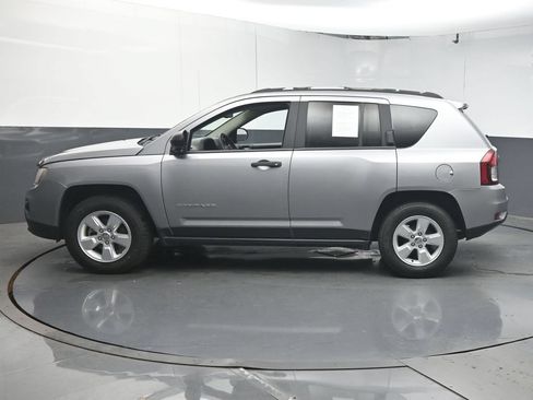 Used 2016 Jeep Compass Sport FWD image 5