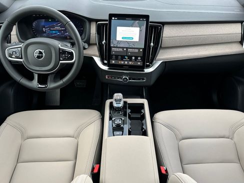 New 2026 Volvo XC90 T8 Plus w/ Protection Package Premier AWD/4WD image 13