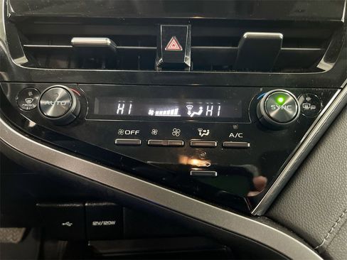 Used 2023 Toyota Camry SE image 16