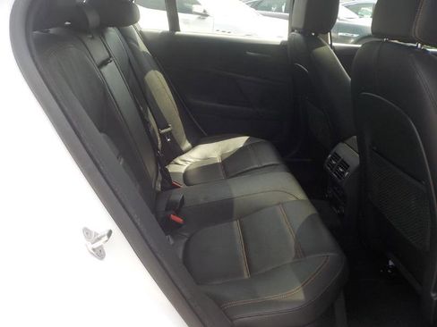 Used 2017 Jaguar XE Prestige image 26