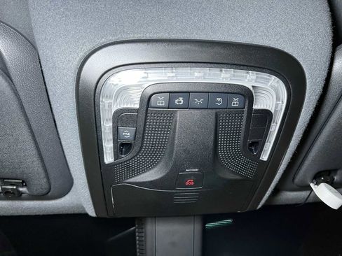 Used 2025 Mercedes-Benz Sprinter 2500 image 31