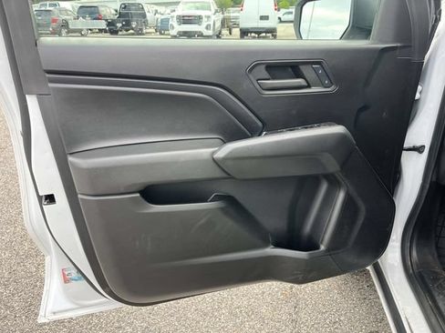 Used 2024 Chevrolet Colorado W/T RWD image 17