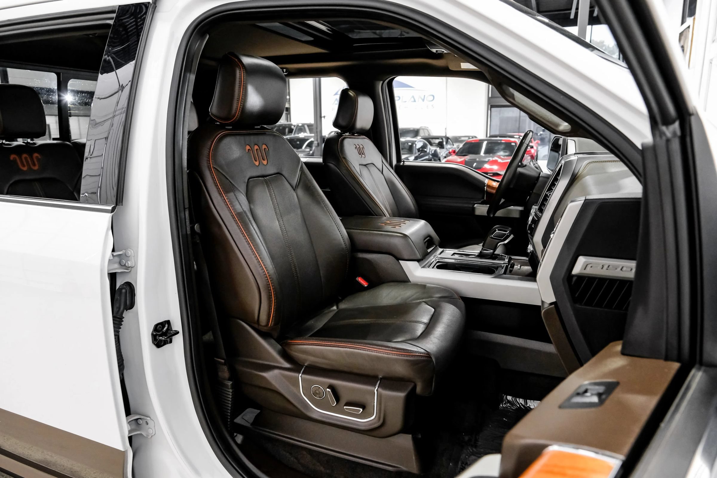 Used 2017 Ford F150 King Ranch w/ Equipment Group 601A Luxury AWD/4WD image 40