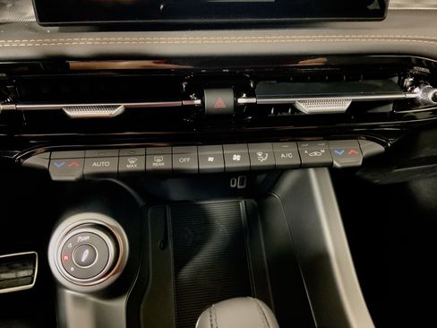 New 2025 Alfa Romeo Tonale w/ Premium Package image 26