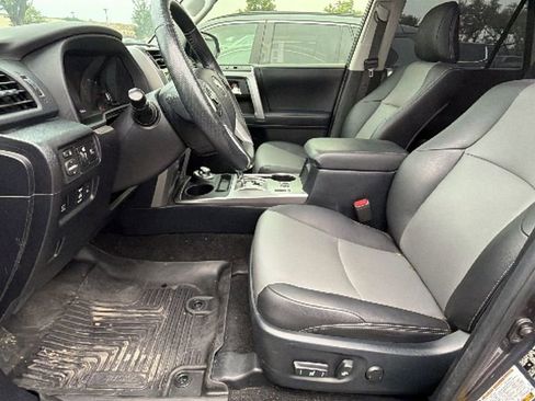 Used 2023 Toyota 4Runner SR5 Premium w/ Moonroof Package AWD/4WD image 10