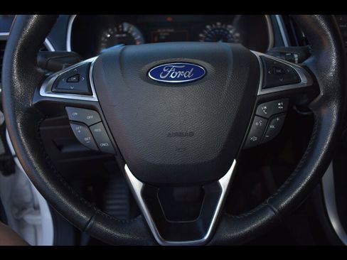 Used 2016 Ford Edge SEL image 13