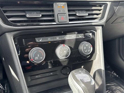 Certified 2023 Volkswagen Taos SE image 21