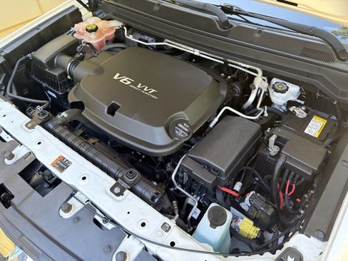 Used 2019 Chevrolet Colorado W/T w/ WT Convenience Package RWD image 26