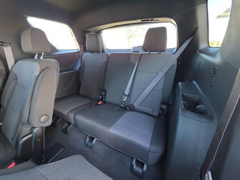 Used 2023 Chevrolet Traverse LT image 26