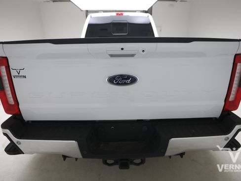 Used 2025 Ford F350 Lariat AWD/4WD image 4