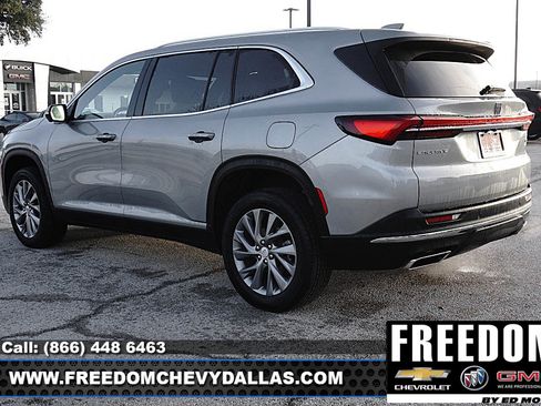 Used 2025 Buick Enclave Preferred image 33