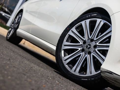 Used 2018 Mercedes-Benz CLA 250 4MATIC image 11