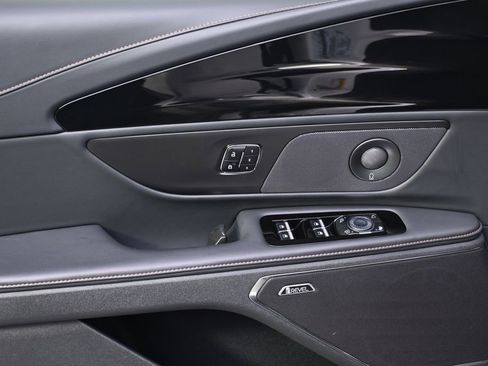 Used 2024 Lincoln Nautilus Reserve w/ Equipment Group 202A AWD/4WD image 20